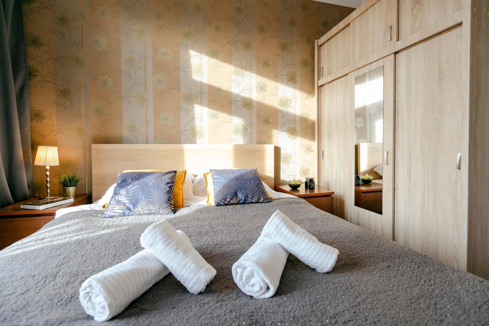 Plac Konstytucji 6 Orange - Apartament Dla 4 Osob - Bezplatny Parking - Free Parking - Piekny Widok Na Panorame Warszawy Varsavia Esterno foto